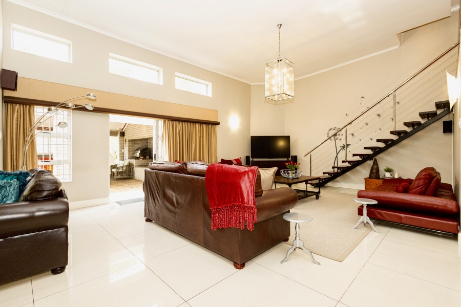 4 Bedroom Property for Sale in Sonstraal Heights Western Cape
